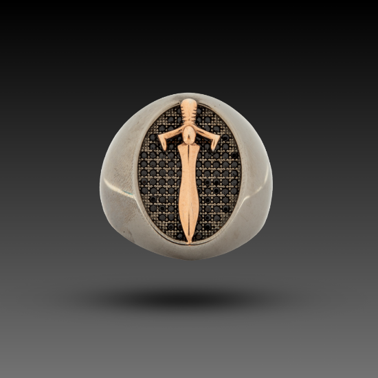 "Erkek Altın Gladius Yüzük, 0,6 gram tasarımıyla Altın Erkek Yüzük kategorisinde, Goldium imzasıyla modern bir görünüm sunar