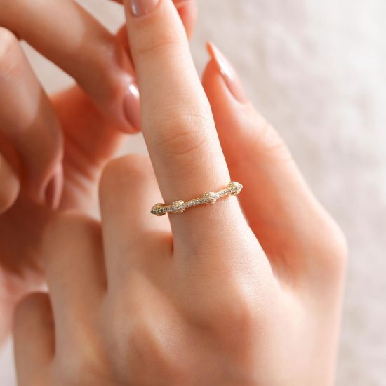 "14 Ayar Taş Detaylı Altın Yüzük, 2,31 gram, Goldium ustalığı ve Altın Fantezi Yüzük modeli ile uzun ömürlü kullanım sağlar