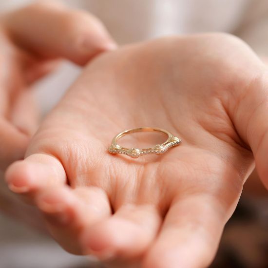 "14 Ayar Taş Detaylı Altın Yüzük, 2,31 gram, Goldium ustalığı ve Altın Fantezi Yüzük modeli ile uzun ömürlü kullanım sağlar