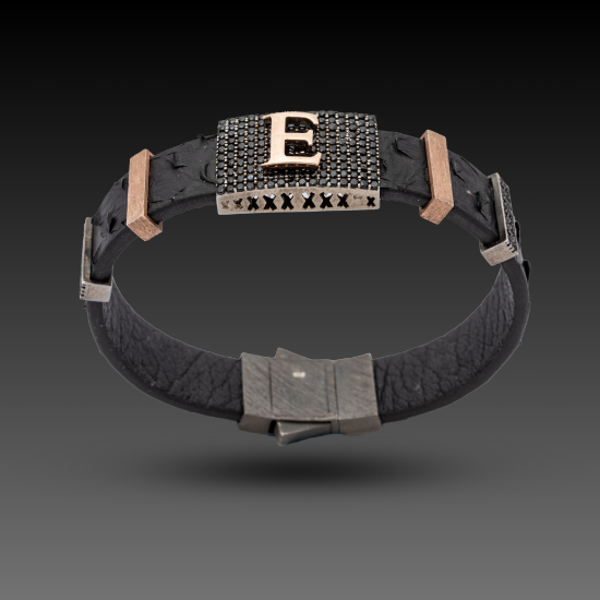 Erkek Flat Letter Bileklik, 1,02 gram ve özenli işçilikle Altın Erkek Bileklik’in günlük ve özel kullanıma uygun bir Goldium modelidir.
