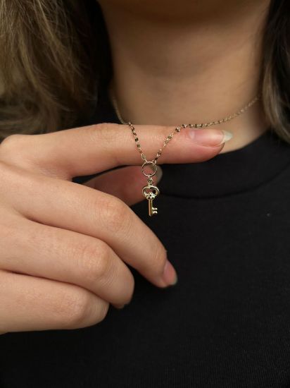 "Kelebek Zincir Kilit Kolye, 1,61 gram, Goldium ustalığı ve Altın Kolye modeli ile uzun ömürlü kullanım sağlar