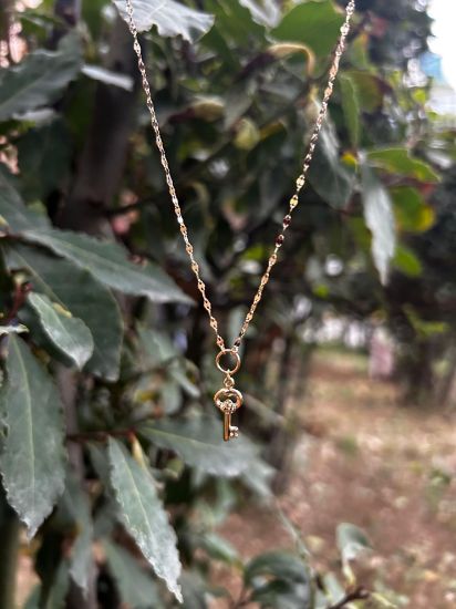 "Kelebek Zincir Kilit Kolye, 1,61 gram, Goldium ustalığı ve Altın Kolye modeli ile uzun ömürlü kullanım sağlar