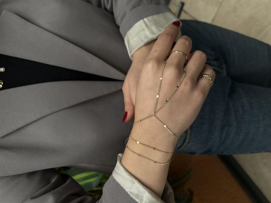 Altın Aynalı Zincirli Şahmeran, 4,38 gram ve özenli işçilikle Altın Şahmeran’in günlük ve özel kullanıma uygun bir Goldium modelidir.
