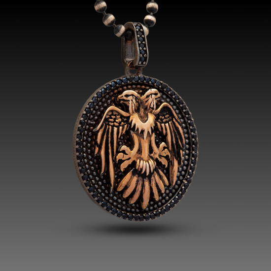 "Erkek Altın Eternal Sovereign Pendant Kolye, 2,4 gram tasarımıyla Altın Erkek Kolye kategorisinde, Goldium imzasıyla modern bir görünüm sunar