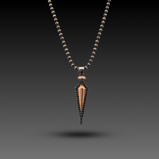 Erkek Altın Mini Javelin Kolye, 4,8 gram ve özenli işçilikle Altın Erkek Kolye’in günlük ve özel kullanıma uygun bir Goldium modelidir.